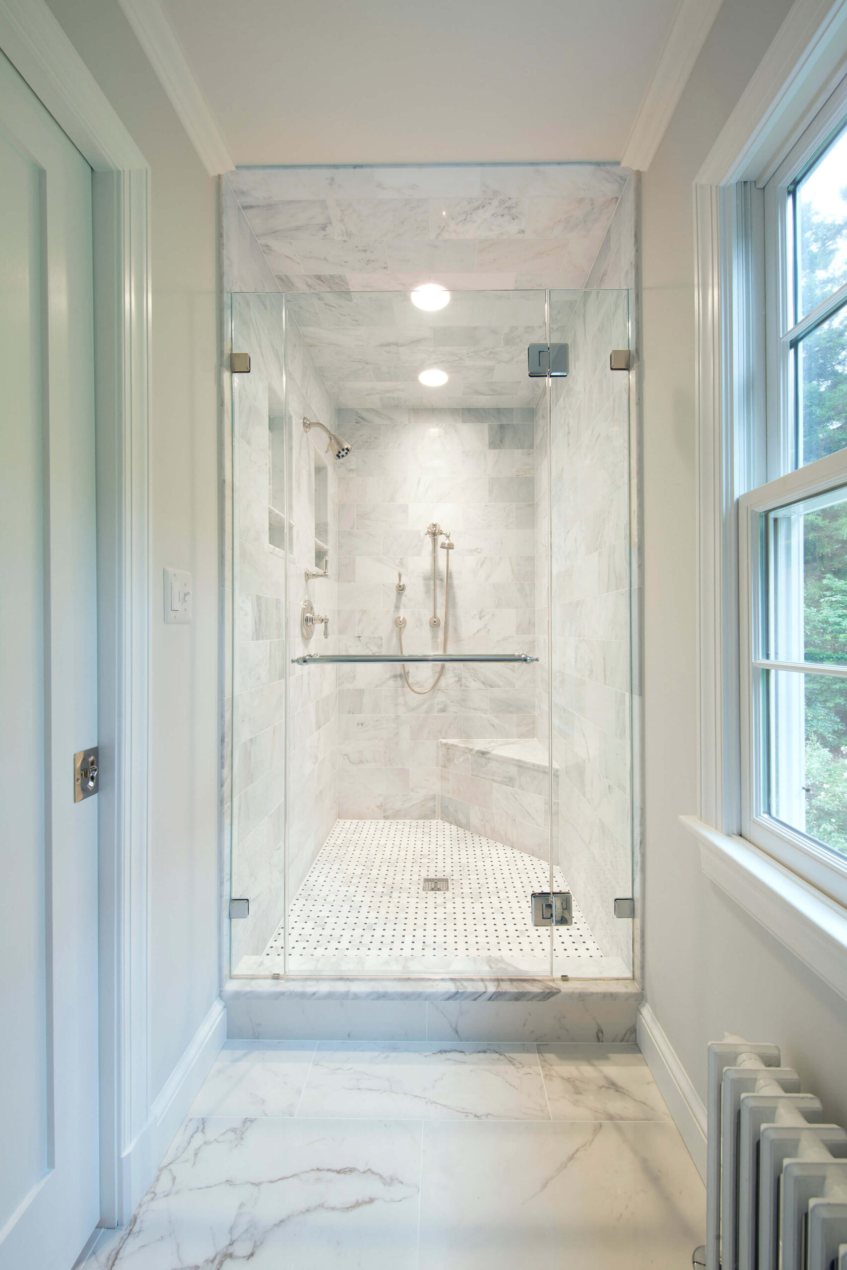 Starfire glass frameless glass enclosure on tiled shower